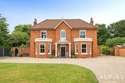 5 Bedrooms House