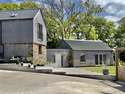 5 Bedrooms Property