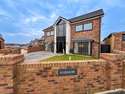 5 Bedrooms House