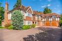 5 Bedrooms House