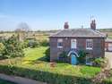 5 Bedrooms House