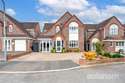 4 Bedrooms House