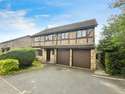 6 Bedrooms House