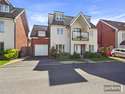 5 Bedrooms House