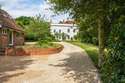 6 Bedrooms Town House