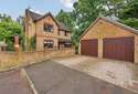5 Bedrooms Detached House