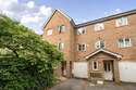4 Bedrooms Town House