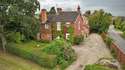 4 Bedrooms Detached House