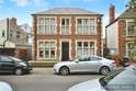 4 Bedrooms House