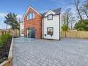 3 Bedrooms Detached House