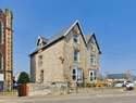 6 Bedrooms Property