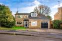 5 Bedrooms House