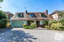 4 Bedrooms House