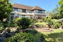 5 Bedrooms Detached House