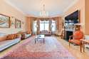 4 Bedrooms Flat