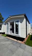 2 Bedrooms Caravan Mobile Home