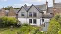 6 Bedrooms House