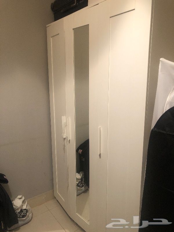 غرفة نوم وجلسه ارضيه ومكيفات