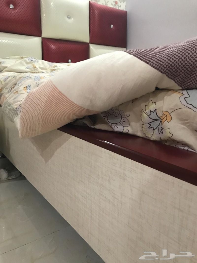 غرفة نوم للبيع ممتازه سرير نفر ونص غرفة نوم للبيع ممتازه سرير نفر ونص