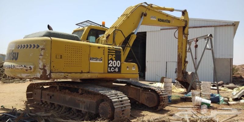 بوكلين كوماتسو موديل2000 للبيع بالخرج