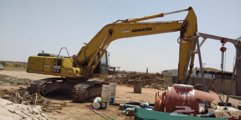 بوكلين كوماتسو موديل2000 للبيع بالخرج