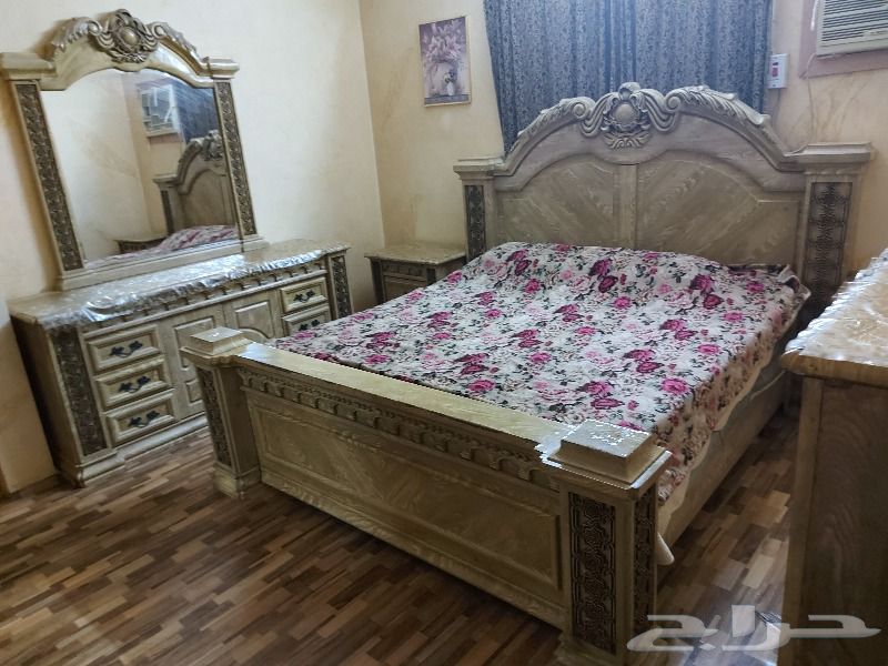 غرفة نوم مكونة من 6 قطع و مرتبة بسعر مناسب غرفة نوم مكونة من 6 قطع و مرتبة بسعر مناسب