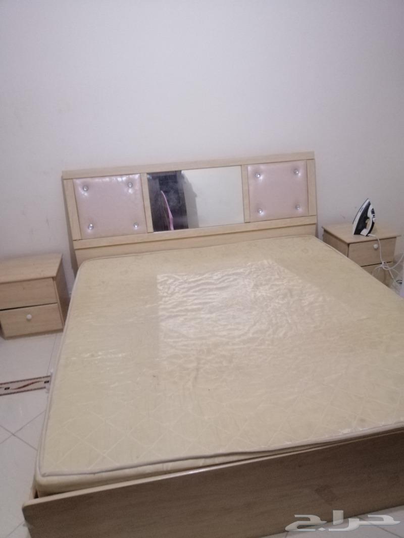 غرفة نوم للبيع ومكيف اسبليت