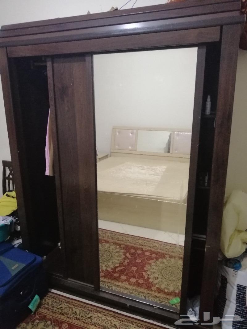 غرفة نوم للبيع ومكيف اسبليت