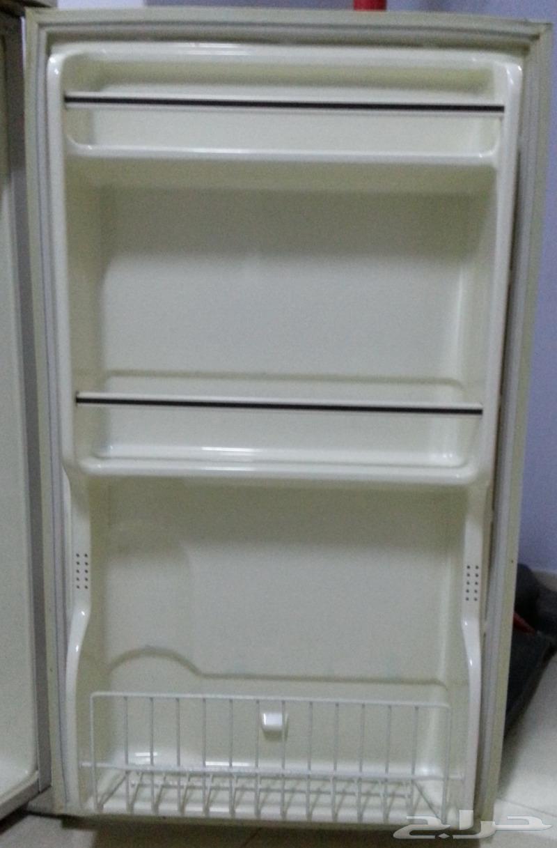 للبيع ثلاجة تبريد صغيرة مستعملة ماركة جيبسون