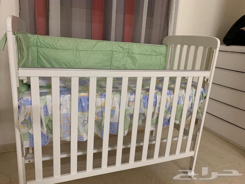 سرير اطفال بحواجز