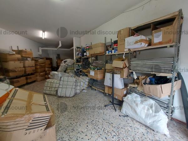 Abbigliamento in vendita