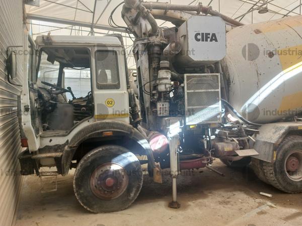 3#10006 Autocarro betonpompa Iveco in vendita - foto 9