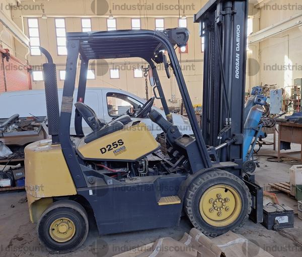17#10019 Carrello elevatore Doosan D25S in vendita - foto 1