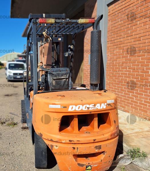 22#10019 Carrello elevatore Doosan in vendita - foto 4