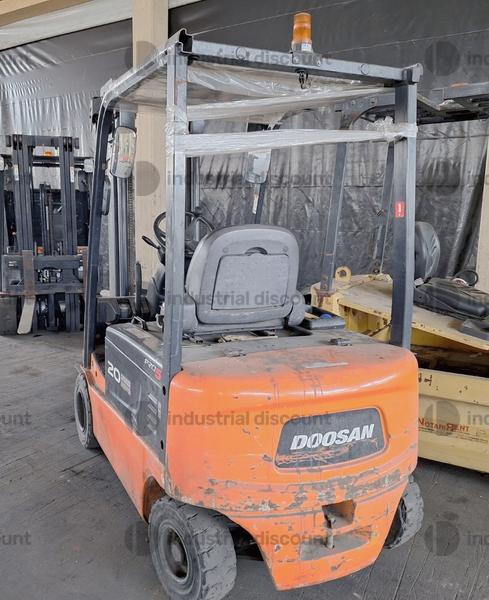 24#10019 Carrello elevatore Doosan in vendita - foto 4