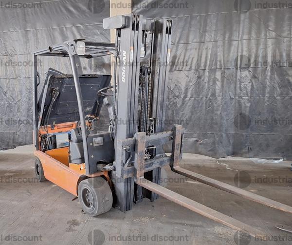 35#10019 Carrello elevatore Doosan in vendita - foto 2