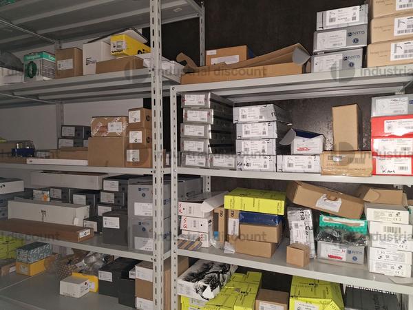 18#10037 Stock di espositori, arredi e merce per l'idraulica in vendita - foto 17