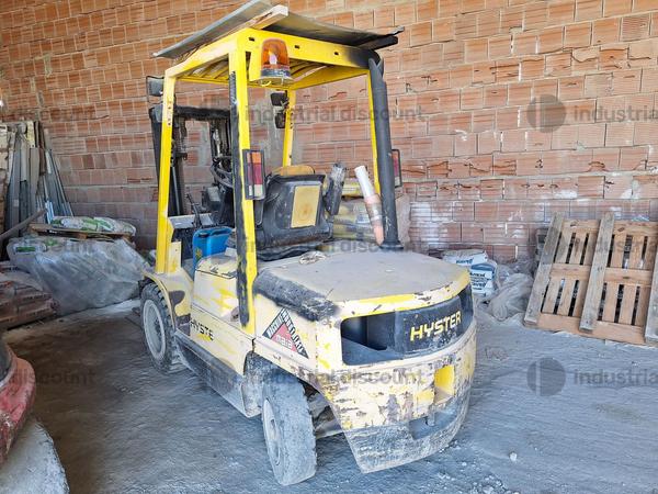 Carrelli elevatori in vendita