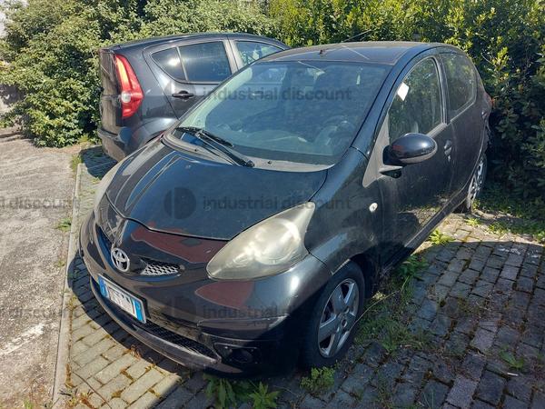 3#10043 Toyota Aygo e mobilio da ufficio in vendita - foto 4