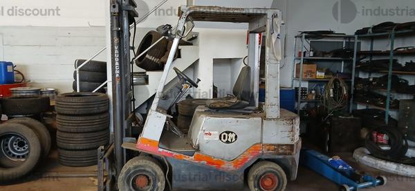 Carrelli elevatori in vendita