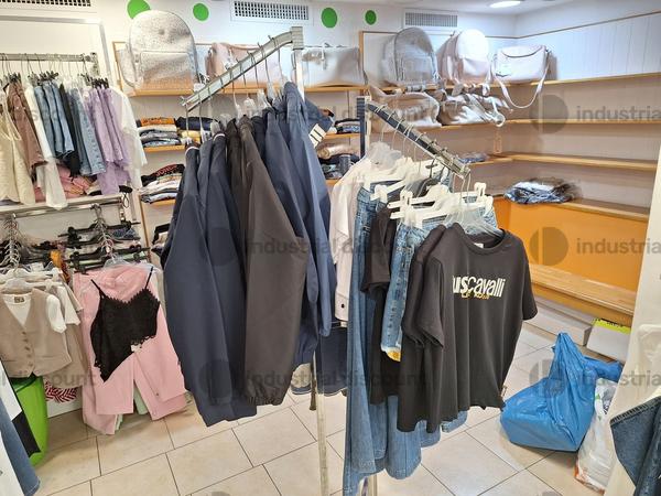 1#10058 Cessione ramo d'azienda punto vendita di articoli di abbigliamento in vendita - foto 15