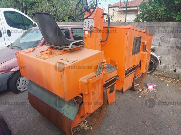 2#10061 Rullo compattatore vibrante e attrezzatura varia in vendita - foto 2