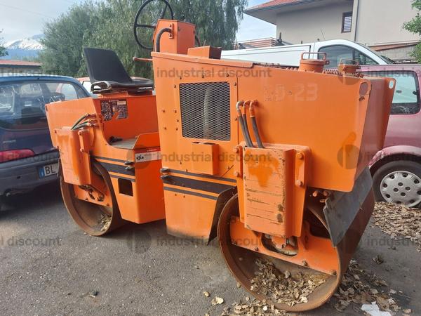 2#10061 Rullo compattatore vibrante e attrezzatura varia in vendita - foto 3