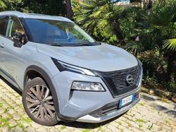 Attrezzature e arredamento per ristorazione bottiglie di vino e Nissan X-Trail - Lotto 0 (Asta 10085)