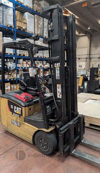Carrelli elevatori in vendita