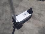 Image 9 - 80-ton pneumatic jack - Lot 5 (Auction 10091)
