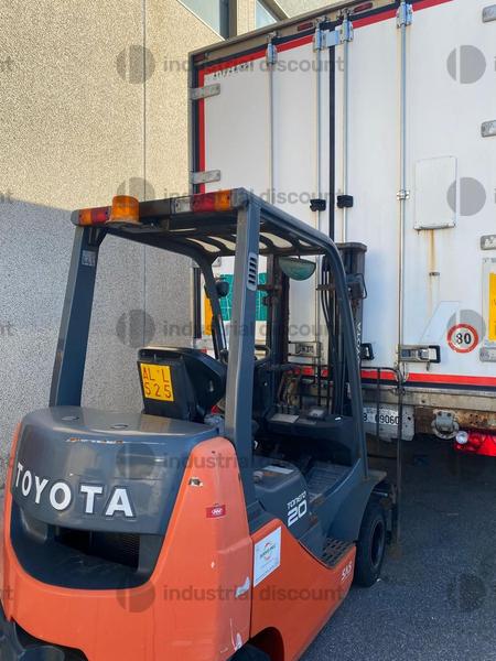 Carrelli elevatori in vendita