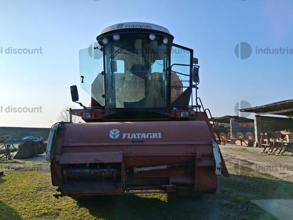 1#10140 Mietitrebbiatrice Laverda MX 240 in vendita - foto 2