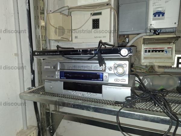 19#10154 Arredamento negozio e attrezzatura informatica in vendita - foto 3