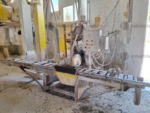 Varie edilizia in vendita